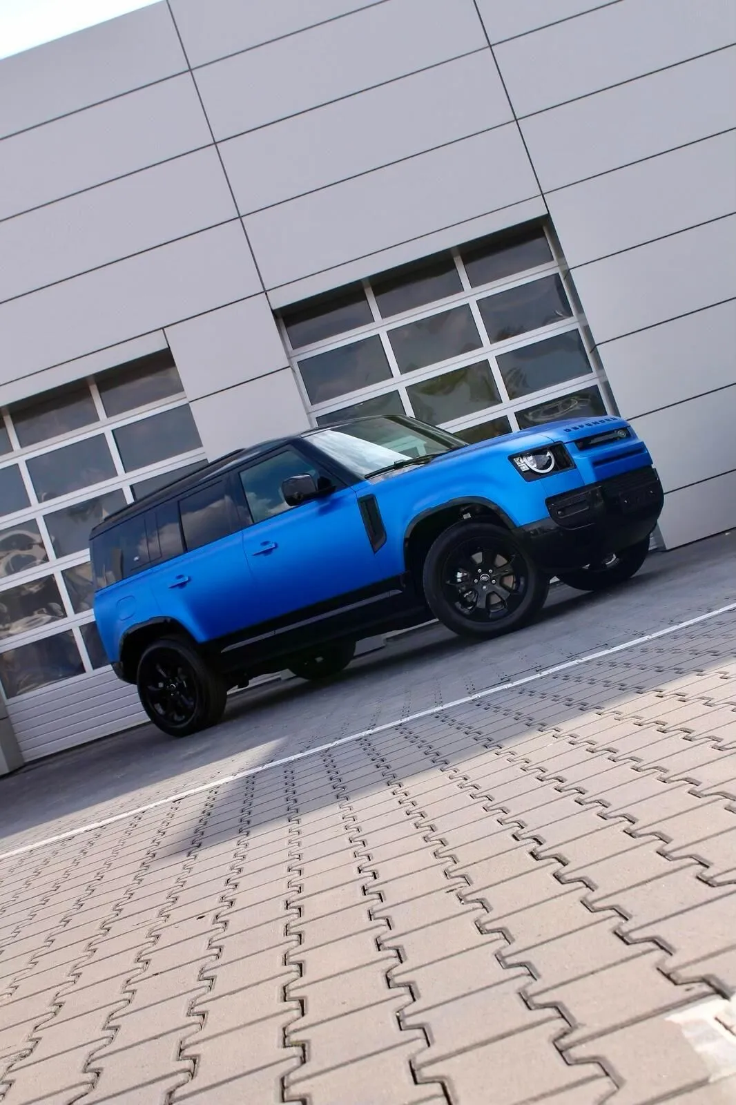 Ochranná fólia XPEL PPF na Land Rover Defender Blue - ochrana laku auta Košice | Folfactory Studio